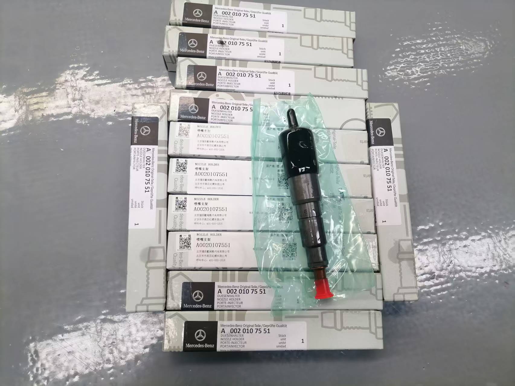 路依茨奔腾OM906发起机NOZZEL HOLDER/喷油器/喷油嘴A0020107551
