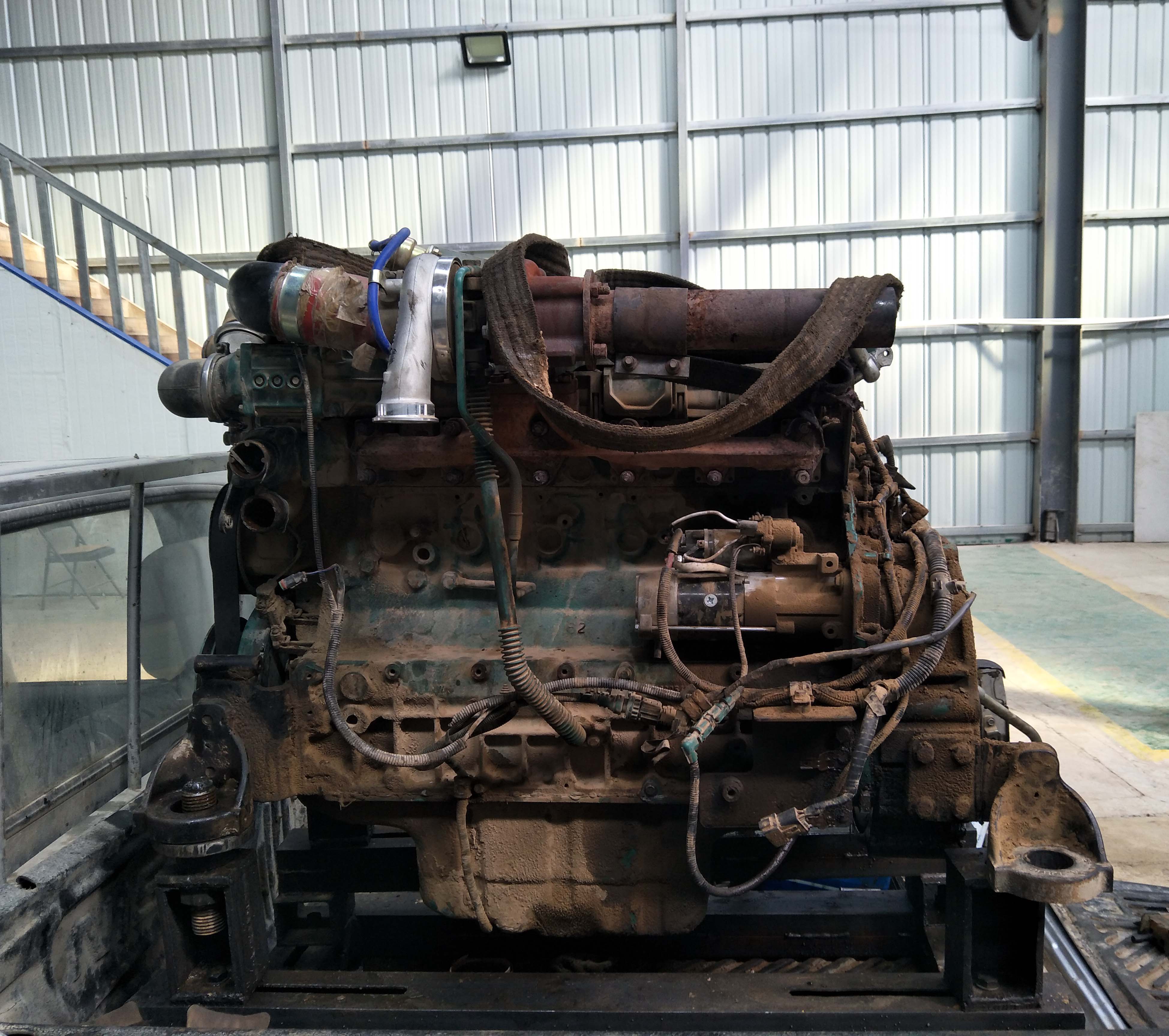 EC210 D6E发起机大建